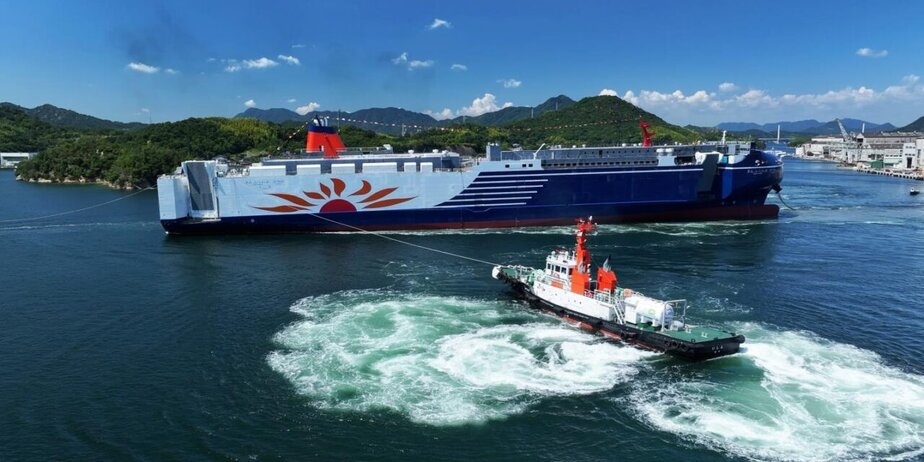 Naming and Launching Ceremony Held for Sunflower Pirka, LNG-fueled Ferry on Oarai-Tomakomai Route ~LNG-fueled Tugboat Ishin Supports Launching Operations~
